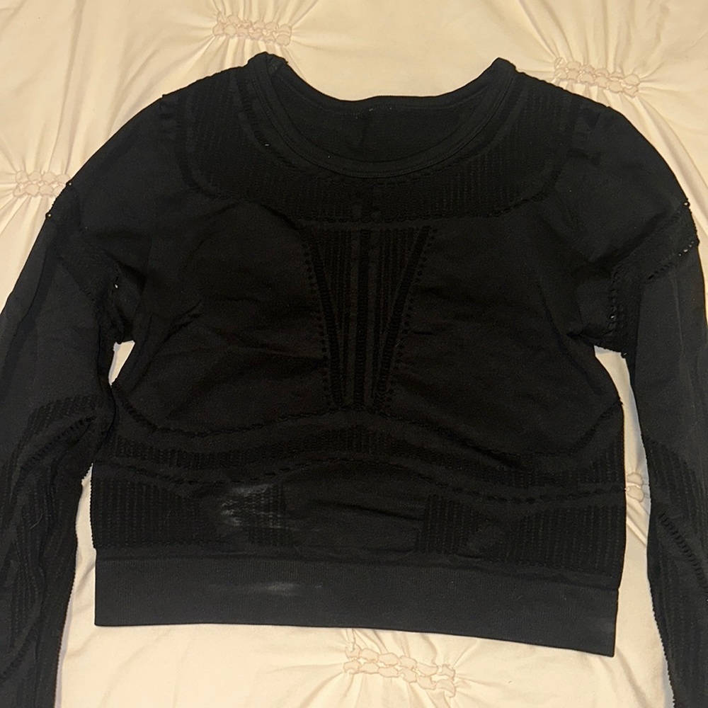 FABLETICS black cropped mesh long sleeve